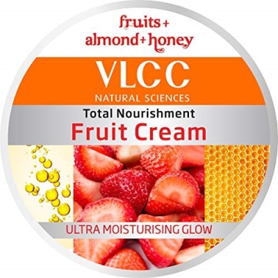 VLCC Natural Sciences Fruit Cream